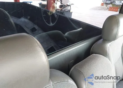 2004 Chevrolet Silverado 1500 Work Truck z USA, uszkodzony, nr VIN 1GCEC14X24Z137999